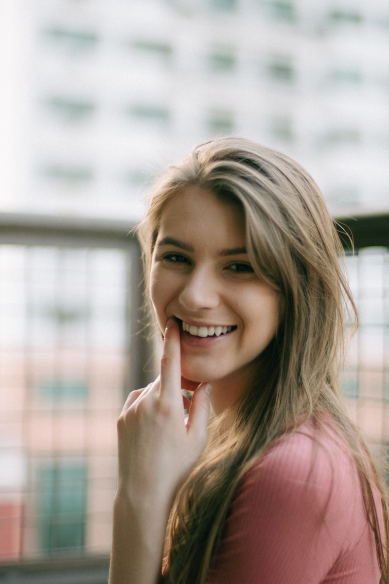 A Comprehensive Guide to Modern Tooth Replacement Solutions