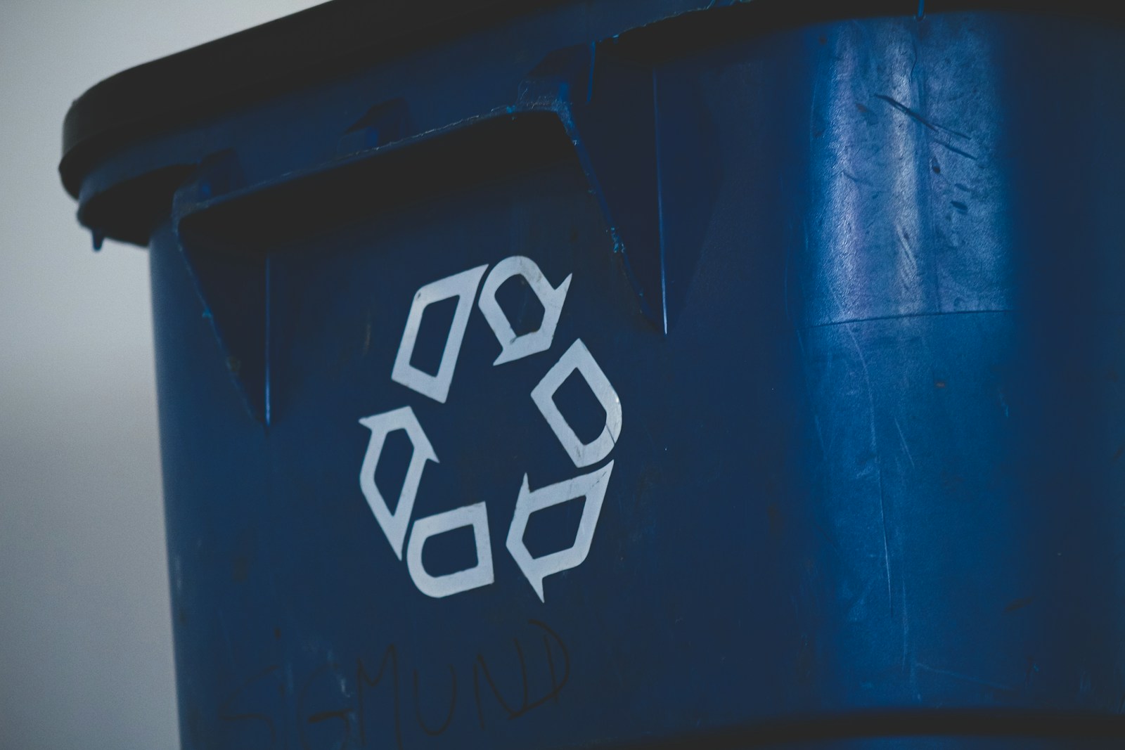 Business Waste becomes the first UK company to recycle foil