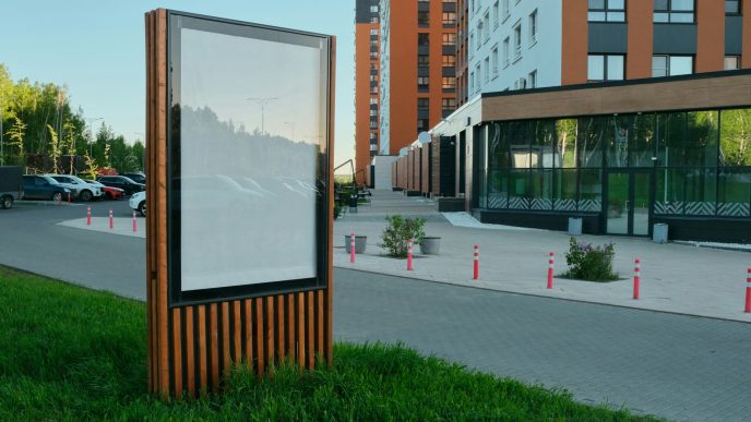 Real-Time Messaging: Leveraging Digital Signage for Targeted Promotions