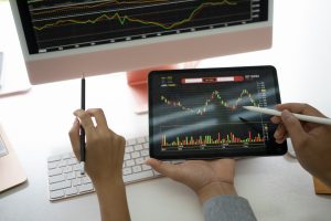War Rattles Markets, but Tech Stands Tall