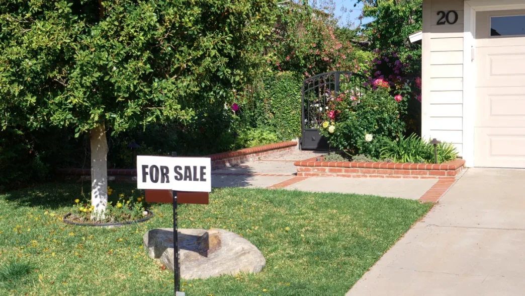 pending home sales collapse