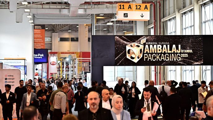 Reed Tüyap brings the packaging industry together in Istanbul next October: visitors fill a hall at Eurasia Packaging Istanbul, Tüyap Fair and Congress Center